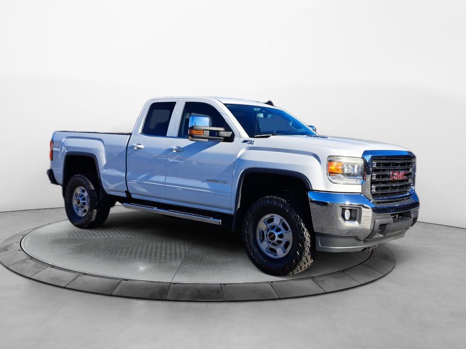 2016 GMC Sierra SLE's photo