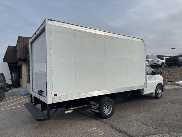 2025 GMC Savana Cutaway 4500 Van
