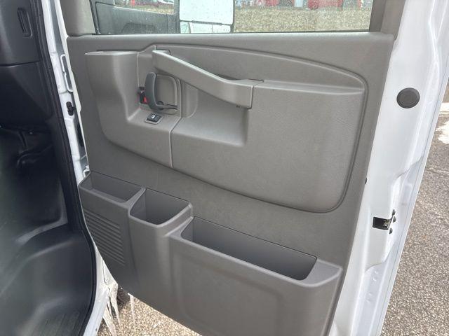 2025 GMC Savana Cutaway 4500 Van