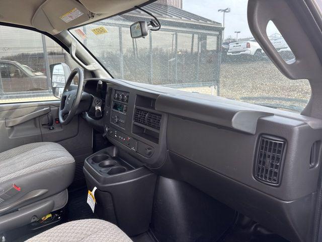 2025 GMC Savana Cutaway 4500 Van
