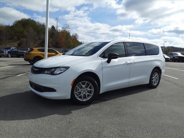 2025 Chrysler Voyager VOYAGER
