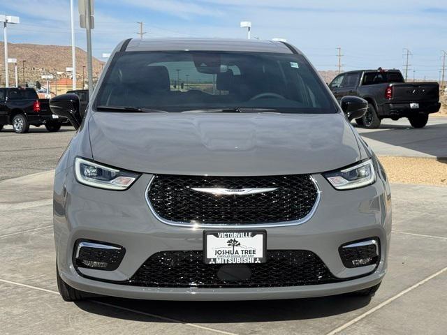 2025 Chrysler Pacifica PACIFICA SELECT