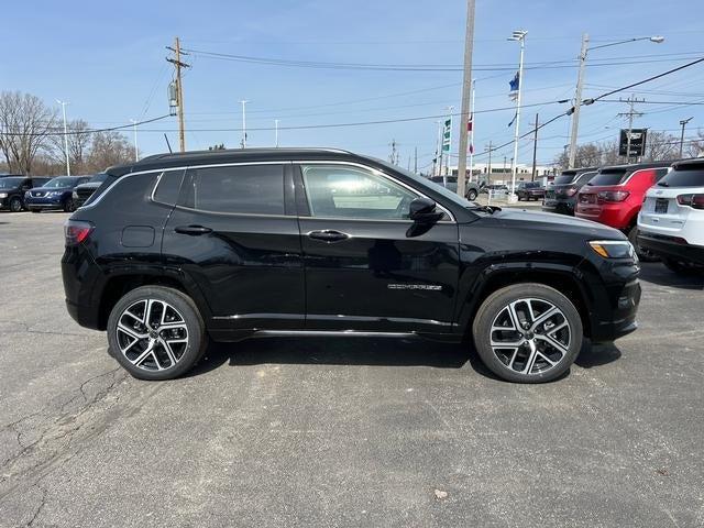 2025 Jeep Compass COMPASS LIMITED 4X4