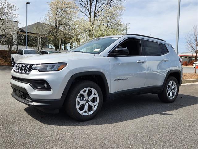 2025 Jeep Compass COMPASS LATITUDE 4X4