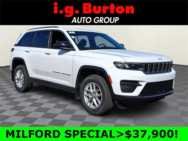 2025 Jeep Grand Cherokee GRAND CHEROKEE LAREDO X 4X4