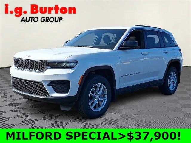 2025 Jeep Grand Cherokee GRAND CHEROKEE LAREDO X 4X4