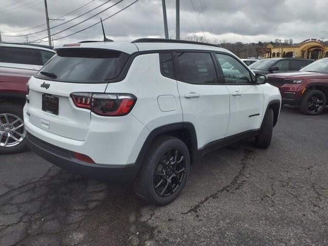 2025 Jeep Compass COMPASS LATITUDE 4X4