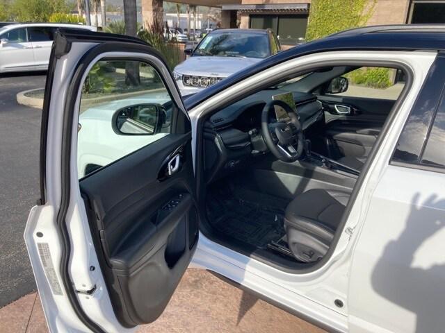 2025 Jeep Compass COMPASS LIMITED 4X4