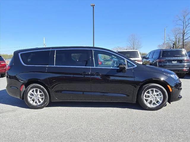 2025 Chrysler Voyager VOYAGER
