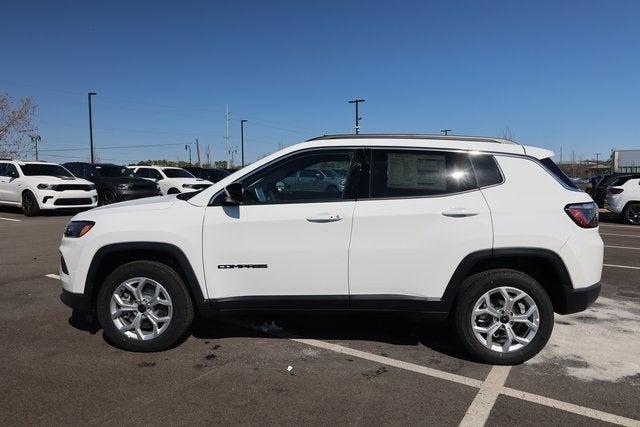2025 Jeep Compass COMPASS LATITUDE 4X4