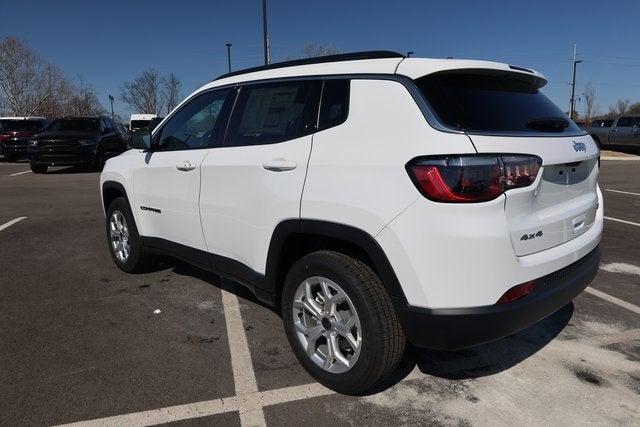 2025 Jeep Compass COMPASS LATITUDE 4X4