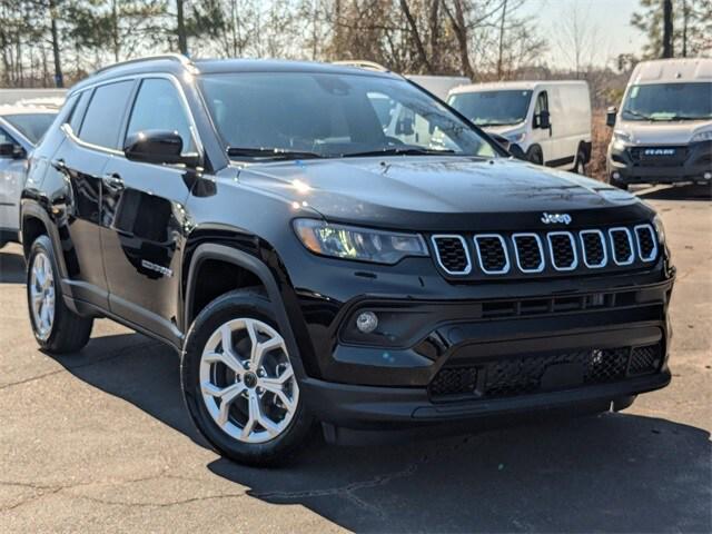 2025 Jeep Compass COMPASS LATITUDE 4X4