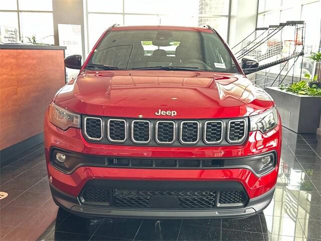 2025 Jeep Compass COMPASS LATITUDE 4X4