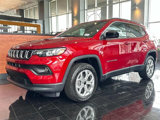 2025 Jeep Compass COMPASS LATITUDE 4X4