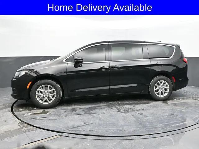 2025 Chrysler Voyager VOYAGER LX