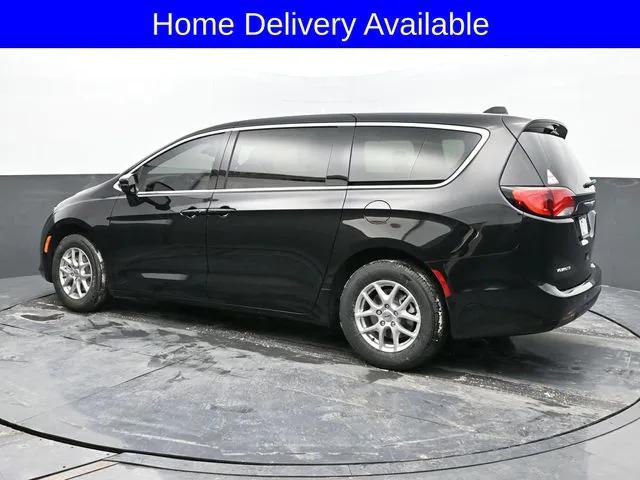2025 Chrysler Voyager VOYAGER LX