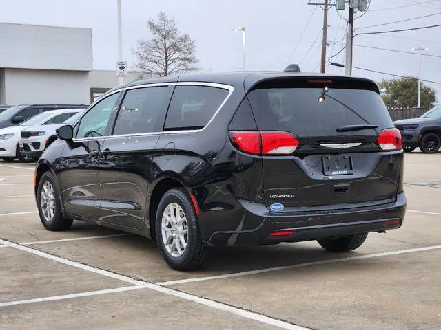 2025 Chrysler Voyager VOYAGER