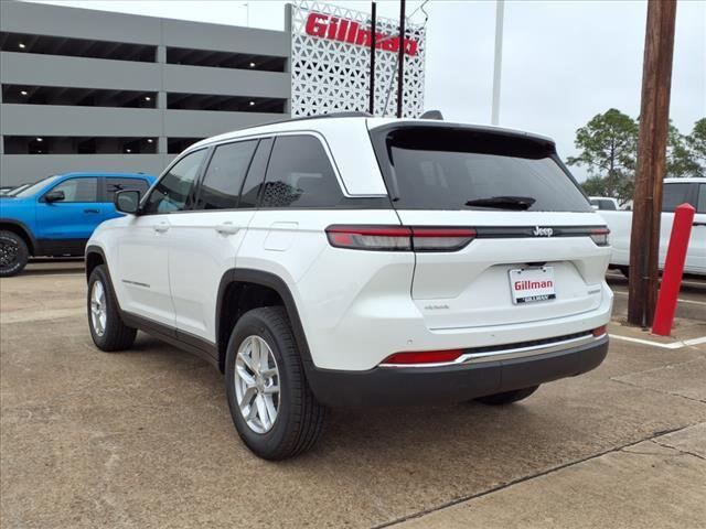 2025 Jeep Grand Cherokee GRAND CHEROKEE LAREDO X 4X4