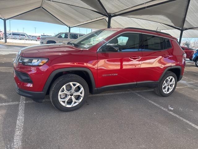 2025 Jeep Compass COMPASS LATITUDE 4X4