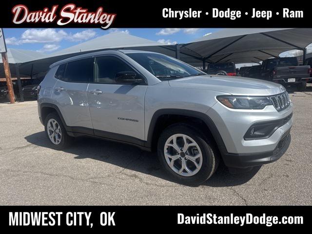 2025 Jeep Compass COMPASS LATITUDE 4X4