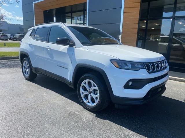 2025 Jeep Compass COMPASS LATITUDE 4X4