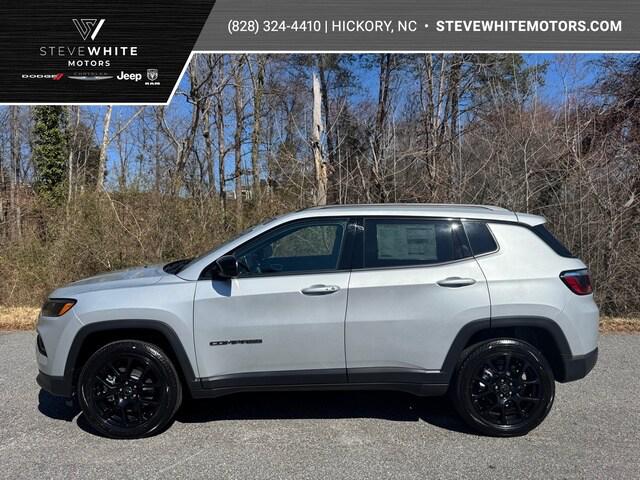 2025 Jeep Compass COMPASS LATITUDE 4X4