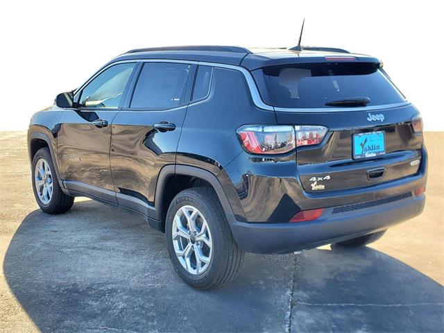 2025 Jeep Compass COMPASS LATITUDE 4X4