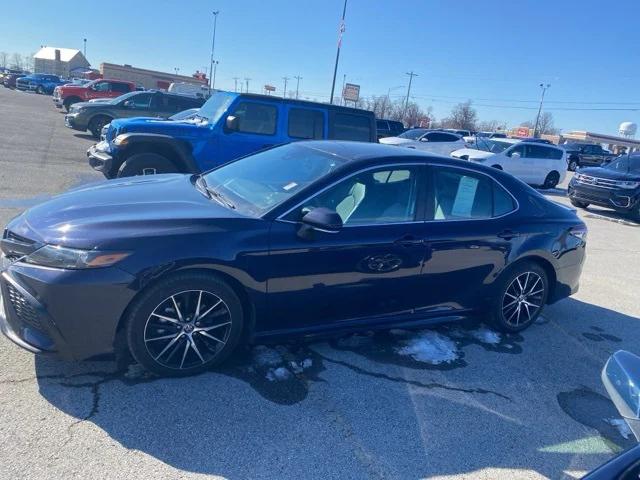 2022 Toyota Camry SE