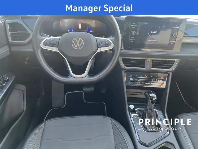 2025 Volkswagen Taos 1.5T SE Black
