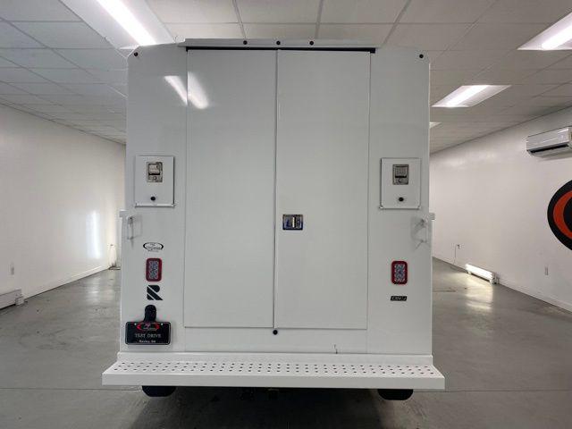 2025 Ford E-350 Cutaway Base