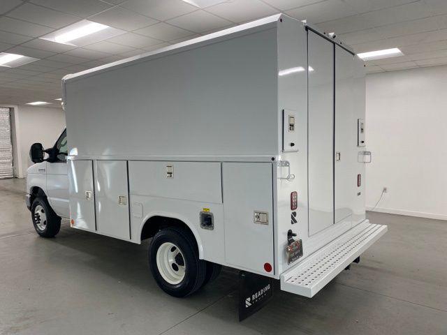 2025 Ford E-350 Cutaway Base