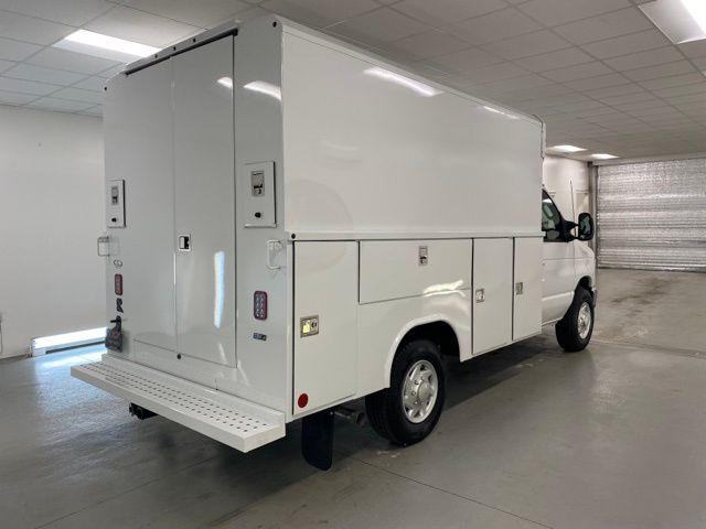 2025 Ford E-350 Cutaway Base