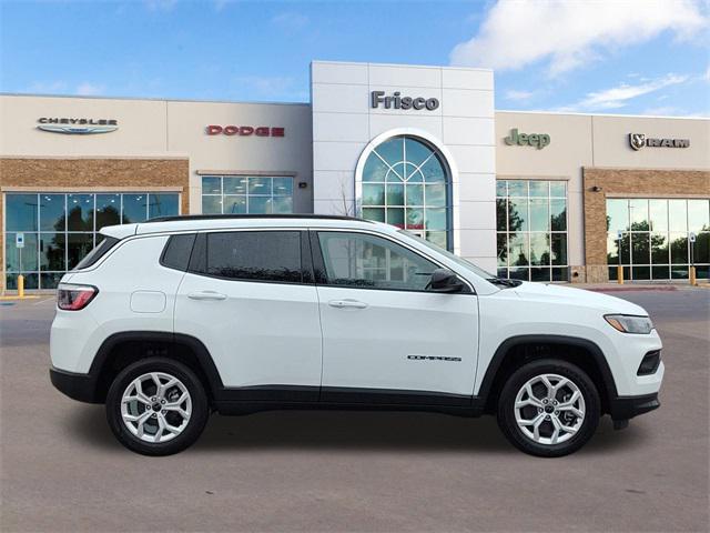 2025 Jeep Compass COMPASS LATITUDE 4X4