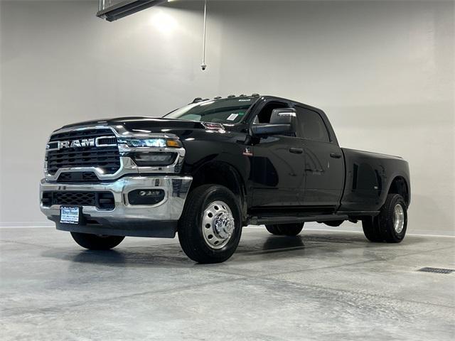 2025 RAM Ram 3500 RAM 3500 TRADESMAN CREW CAB 4X4 8 BOX