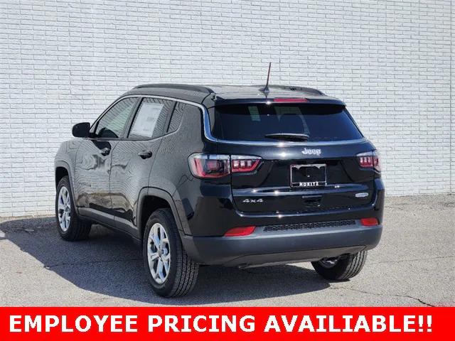 2025 Jeep Compass COMPASS LATITUDE 4X4