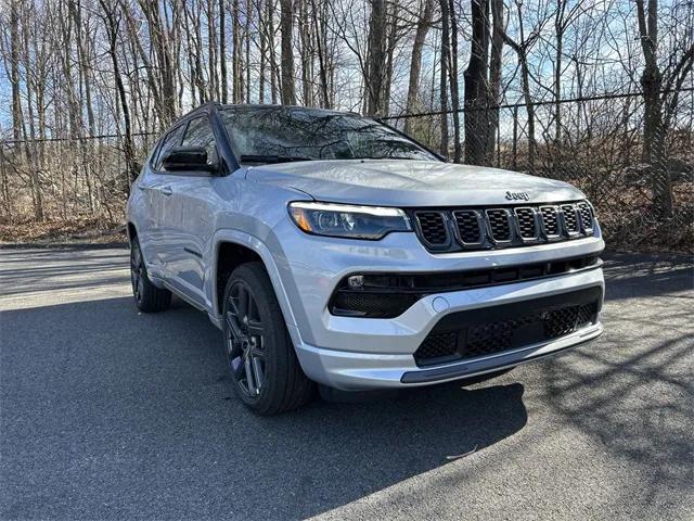 2025 Jeep Compass COMPASS LIMITED 4X4