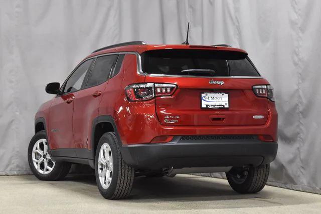 2025 Jeep Compass COMPASS LATITUDE 4X4