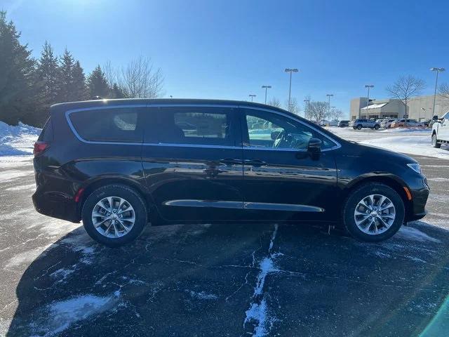 2025 Chrysler Pacifica PACIFICA SELECT AWD