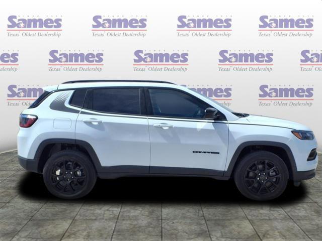 2025 Jeep Compass COMPASS LATITUDE 4X4