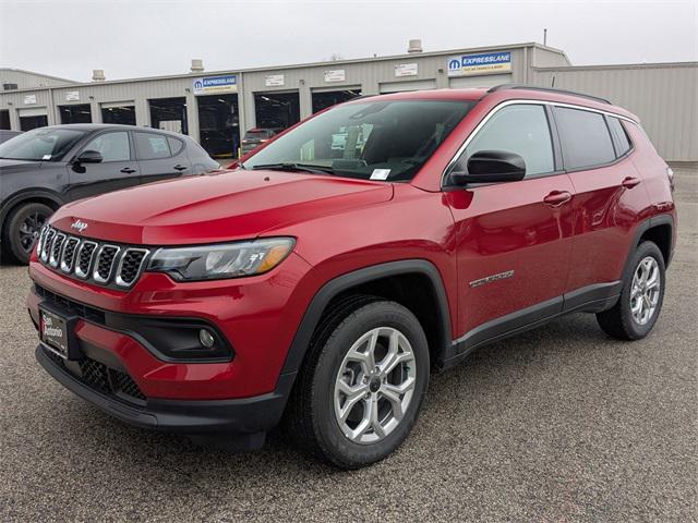 2025 Jeep Compass COMPASS LATITUDE 4X4