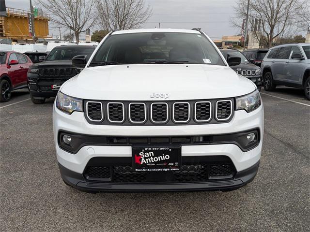 2025 Jeep Compass COMPASS LATITUDE 4X4
