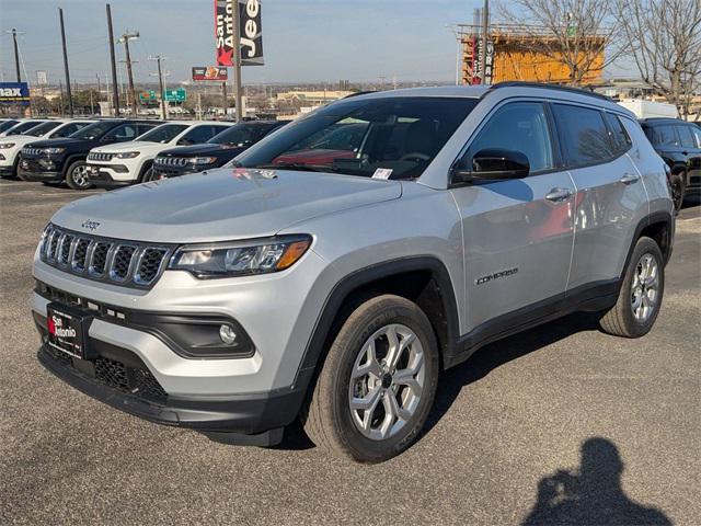2025 Jeep Compass COMPASS LATITUDE 4X4