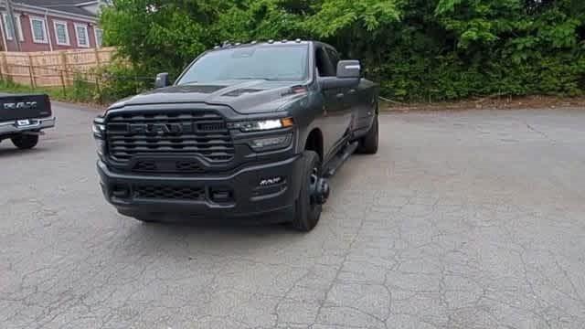 2025 RAM Ram 3500 RAM 3500 TRADESMAN CREW CAB 4X4 8 BOX