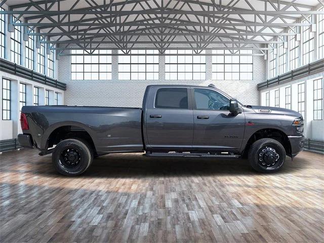 2025 RAM Ram 3500 RAM 3500 BIG HORN CREW CAB 4X4 8 BOX