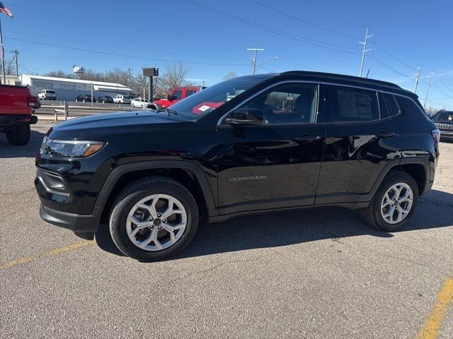 2025 Jeep Compass COMPASS LATITUDE 4X4