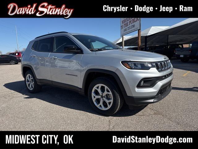 2025 Jeep Compass COMPASS LATITUDE 4X4