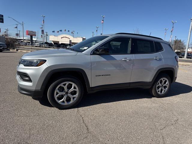 2025 Jeep Compass COMPASS LATITUDE 4X4