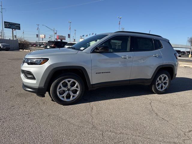 2025 Jeep Compass COMPASS LATITUDE 4X4