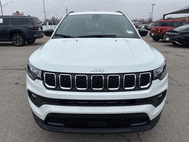 2025 Jeep Compass COMPASS LATITUDE 4X4