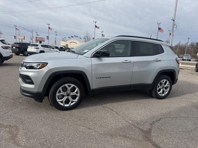 2025 Jeep Compass COMPASS LATITUDE 4X4
